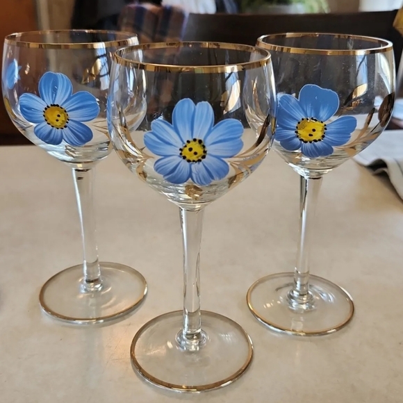 Vtg Romanian Decanter Set Hand-Painted 6 Blue Floral Wine Glasses Gold Overlay - Picture 9 of 14